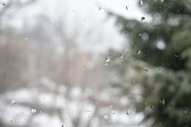 Gotas de lluvia sobre el cristal