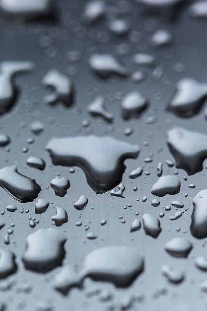 Gotas de lluvia sobre la ventana de cristal