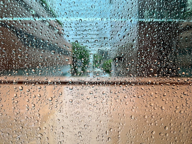 Gotas de lluvia sobre vidrio