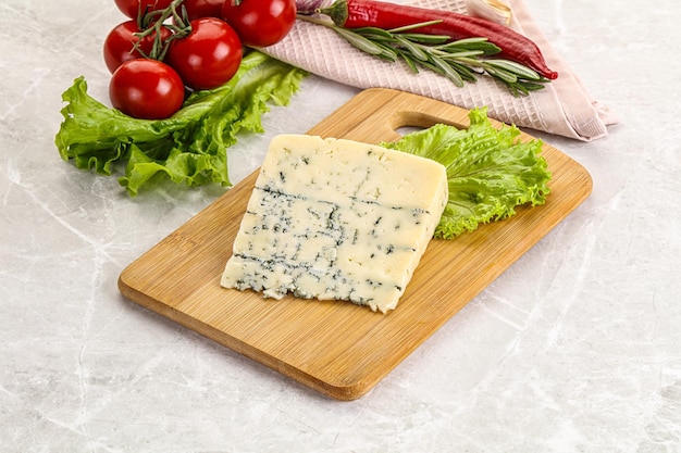 Gourmet-Blau-Käse-Portion mit Schimmel