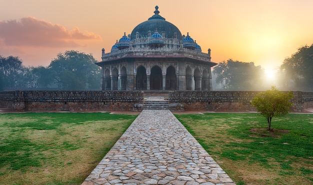 Grab von Isa Khan, mysteriöser Sonnenaufgangansicht, Indien.