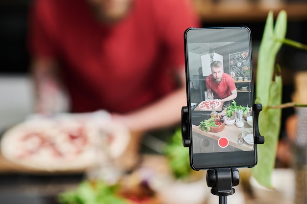 Foto grabación de video de receta de pizza en la cocina