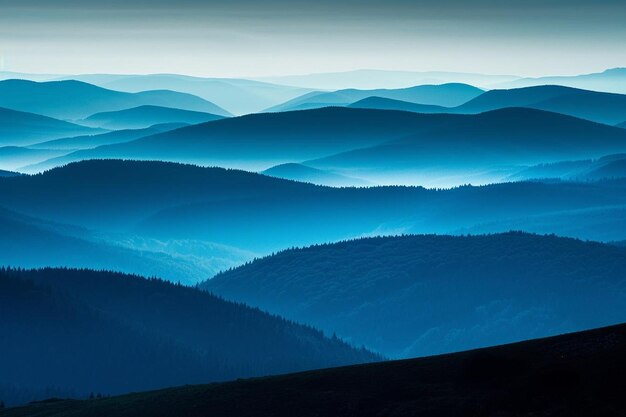 Foto gradiente azul del paisaje de las montañas