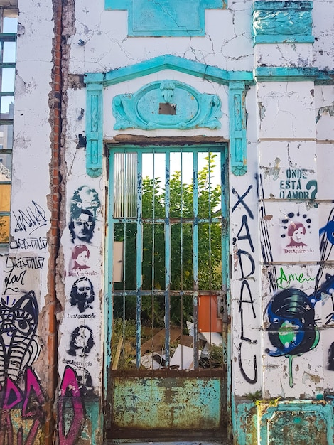 Foto graffiti en la pared de un edificio