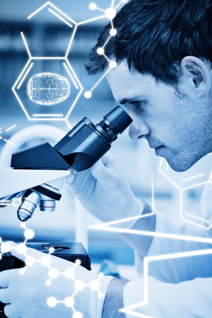 Foto gráfico científico contra investigador científico usando microscopio en el laboratorio