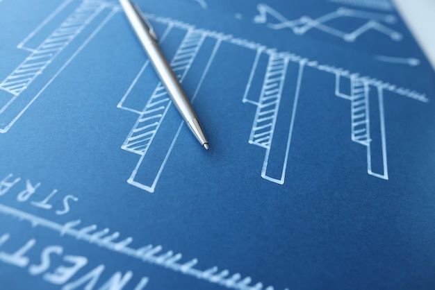 Gráfico dibujado del crecimiento del negocio financiero y análisis de métricas