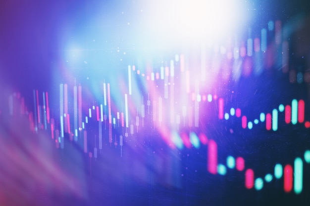 Gráfico e indicador de precio técnico, gráfico de velas rojas y verdes en la pantalla temática azul, volatilidad del mercado, tendencia al alza y a la baja. Comercio de acciones, fondo de moneda criptográfica.