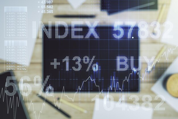 Gráfico financeiro criativo abstrato e tablet digital moderno na visão superior de fundo forex e conceito de investimento Multiexposição