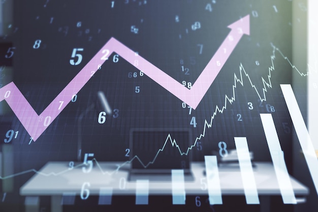 Gráfico financiero creativo abstracto con flecha hacia arriba y escritorio moderno con computadora en forex de fondo y concepto de inversión Multiexposición