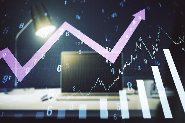 Gráfico financiero creativo abstracto con flecha hacia arriba en el fondo de la computadora portátil moderna, forex y concepto de inversión. Multiexposición