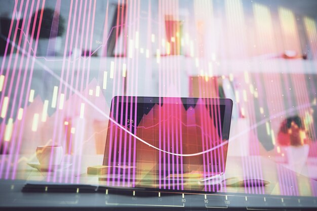 Gráfico del mercado de valores en el fondo con escritorio y computadora personal Exposición múltiple Concepto de análisis financiero
