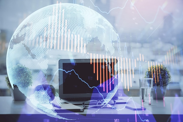 Gráfico del mercado de valores y tabla con fondo de computadora Doble exposición Concepto de análisis financiero