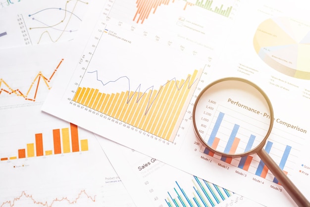 Gráficos y tablas Documentos y lupa Concepto financiero