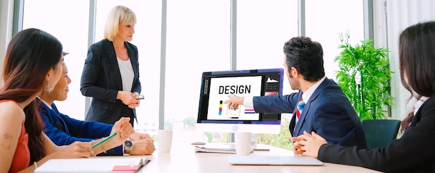 Foto grafikdesigner-software für modernes design von webseiten und kommerziellen anzeigen