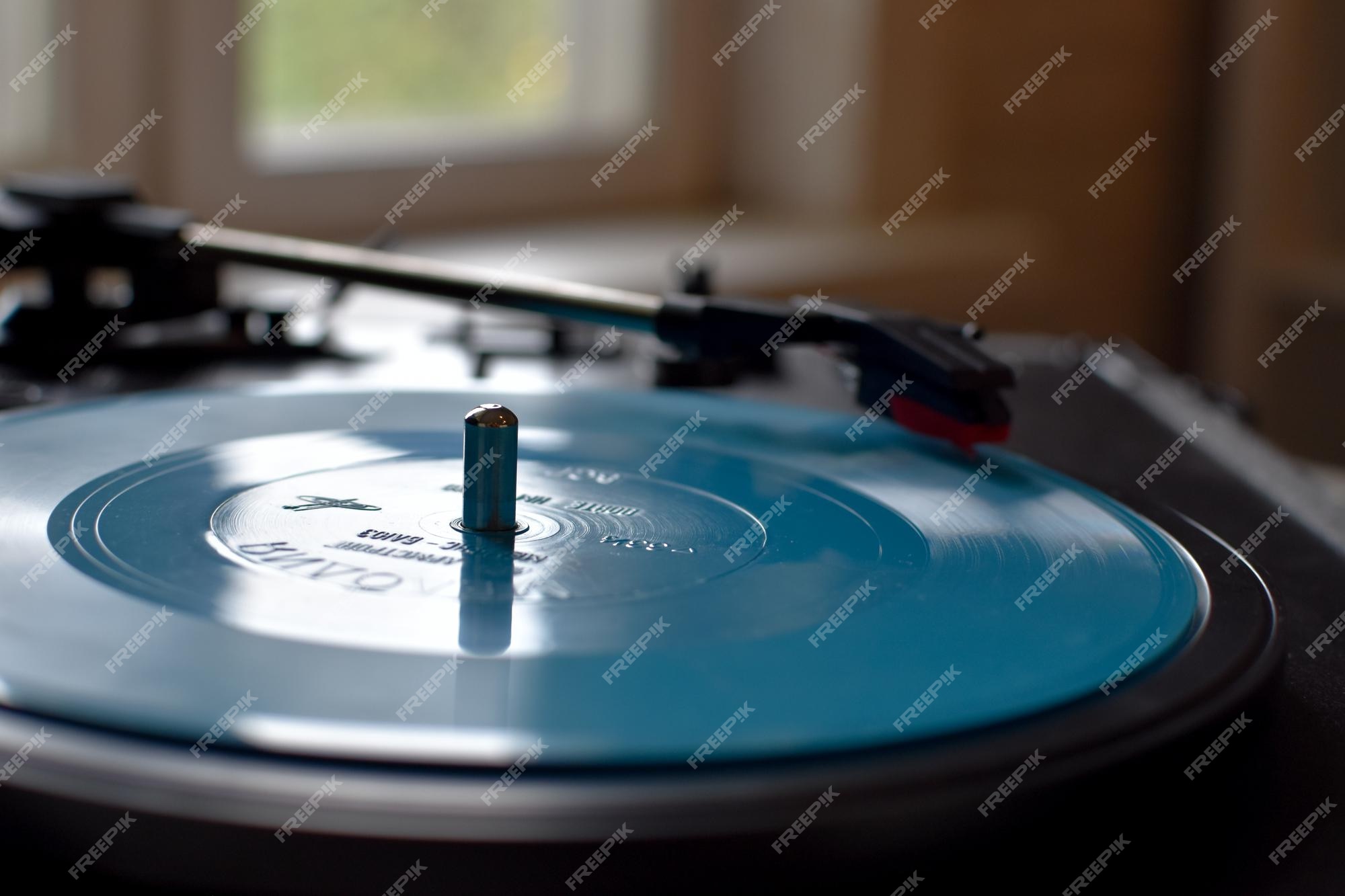 Gramófono moderno discos de vinilo para de la música | Foto Premium