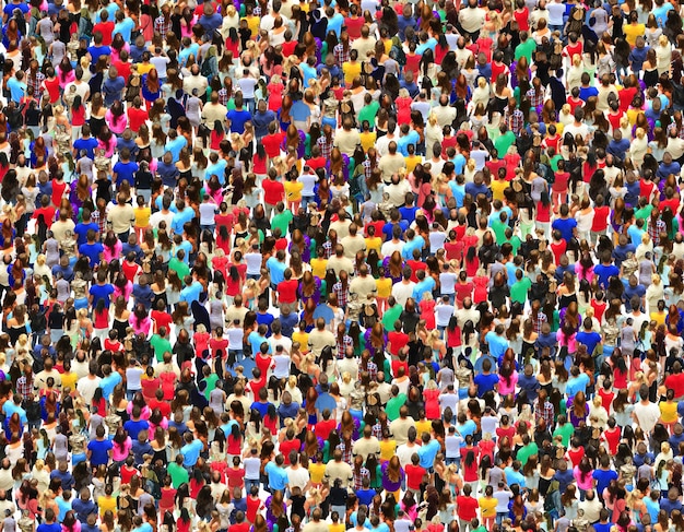 Foto gran y brillante multitud de personas diferentes