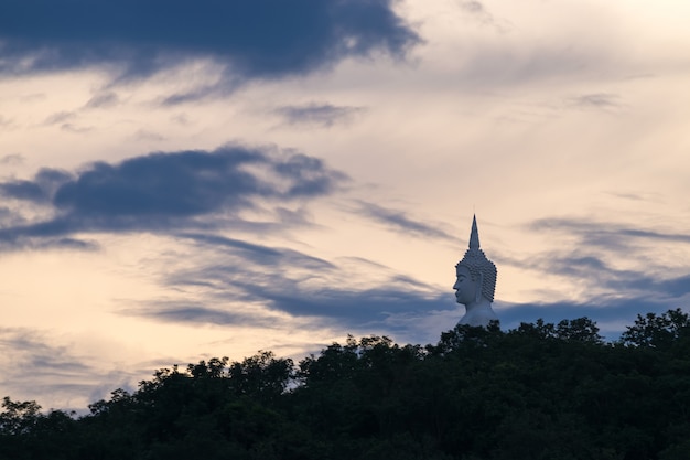 Gran Buda en la montaña