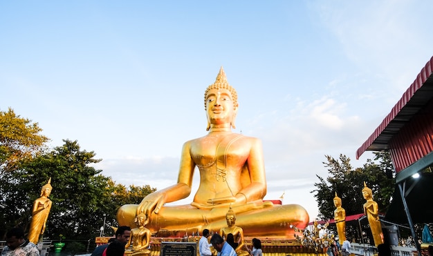 Gran Buda de oro