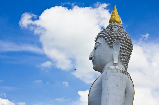 El gran Buda en Supanburi, Tailandia