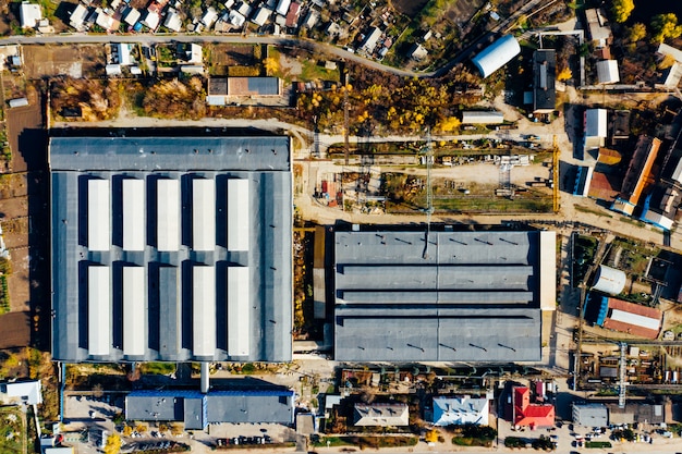 Gran edificio moderno de fábrica