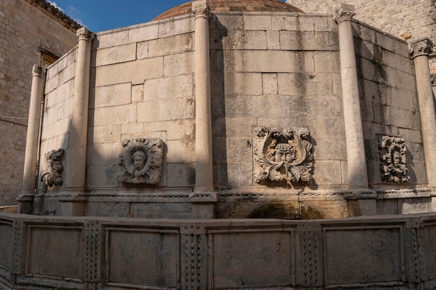 Gran fuente de Onofrio en la ciudad vieja de Dubrovnik, Croacia