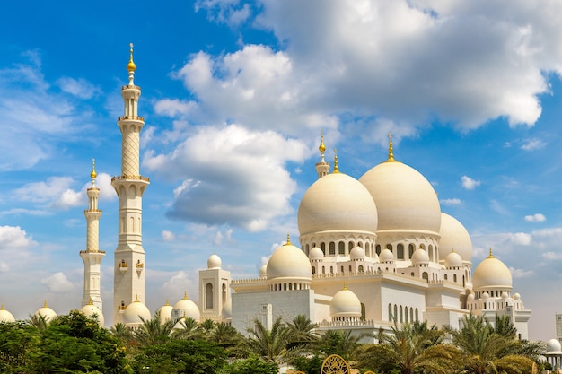 Gran Mezquita Sheikh Zayed en Abu Dhabi en Emiratos Árabes Unidos