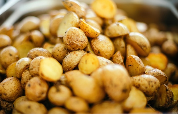 Una gran montaña de papas al horno Closeup