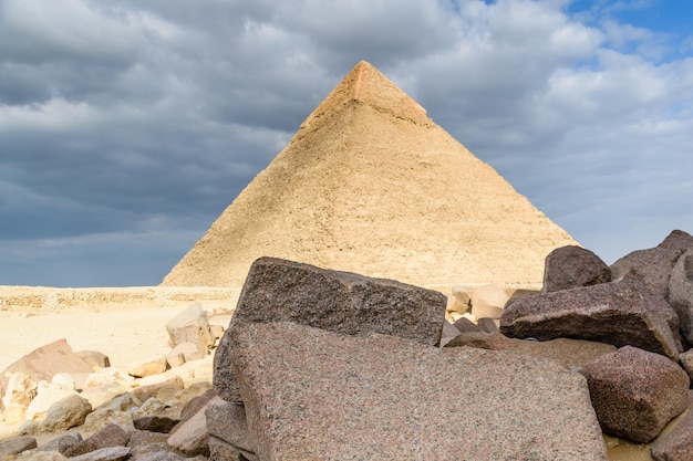 La gran pirámide de Khafre en la meseta de Giza El Cairo Egipto