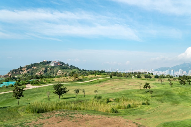 Un gran prado en el campo de golf, Qingdao, China