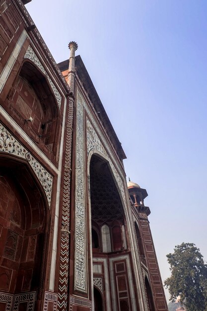 La gran puerta del Taj Mahal Agra India