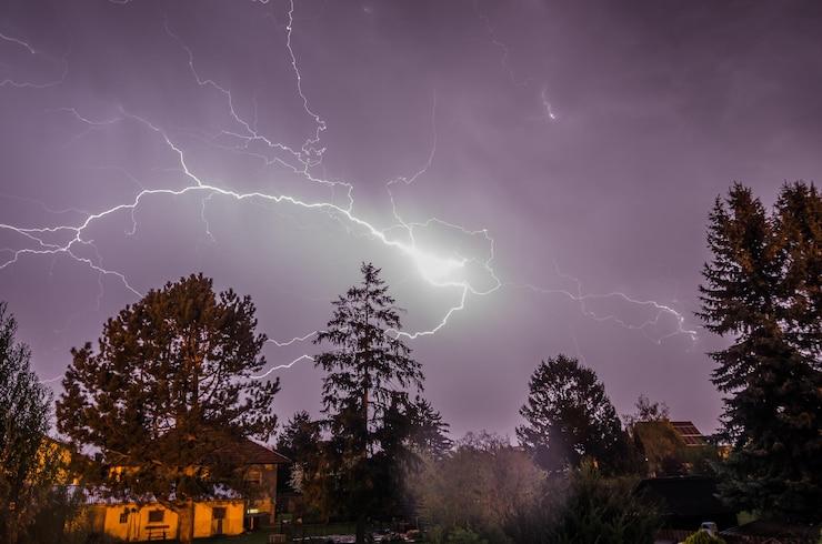 Foto gran relámpago en la noche
