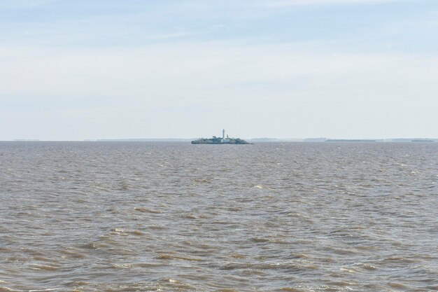 El gran río de la Plata en Argentina y Uruguay