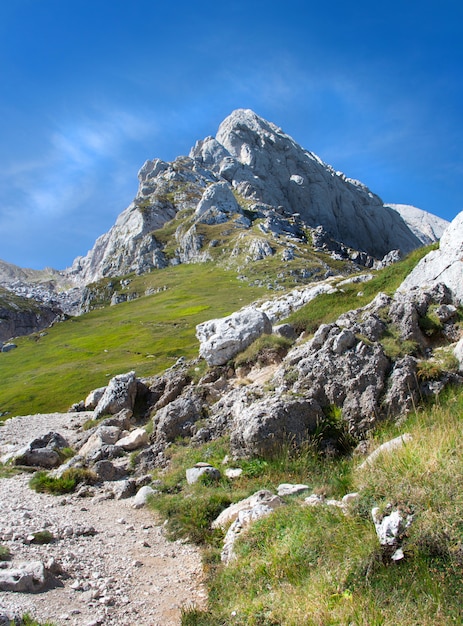 Gran sasso, uma montanha localizada na região de abruzzo, no centro da itália