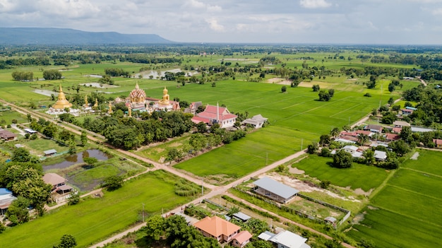 Gran templo hermoso de drone