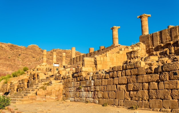 El Gran Templo de Petra, sitio del patrimonio de la UNESCO en Jordania