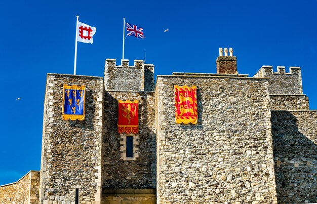 La gran torre de Enrique II del castillo de Dover en Kent, Inglaterra, Reino Unido.