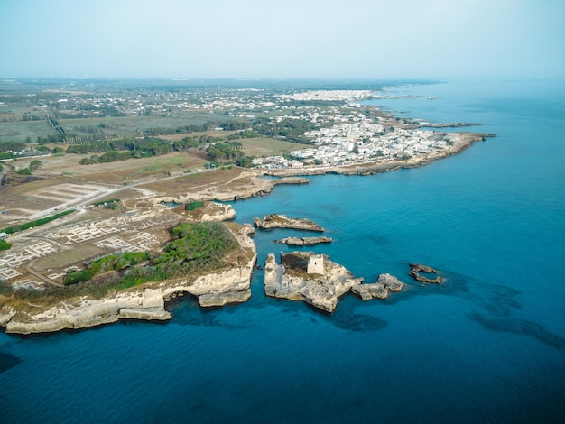 Una gran vista de la "grotta della poesia" en puglia