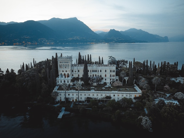 Una gran vista sobre el lago de garda.