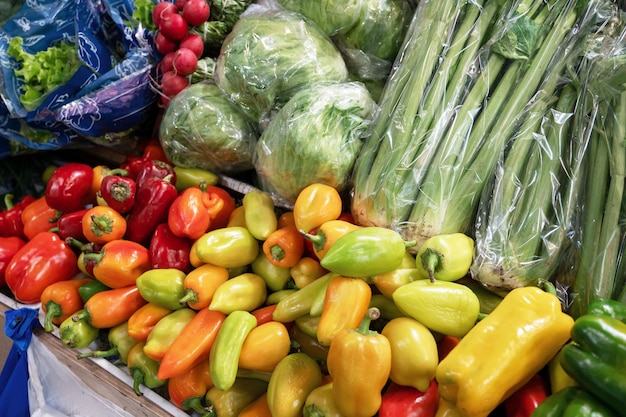 Granada en el mercado de frutas