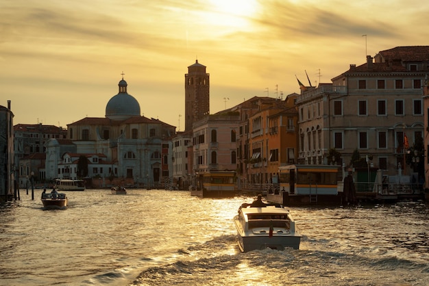 Grand Canal bei Sonnenuntergang in Venedig