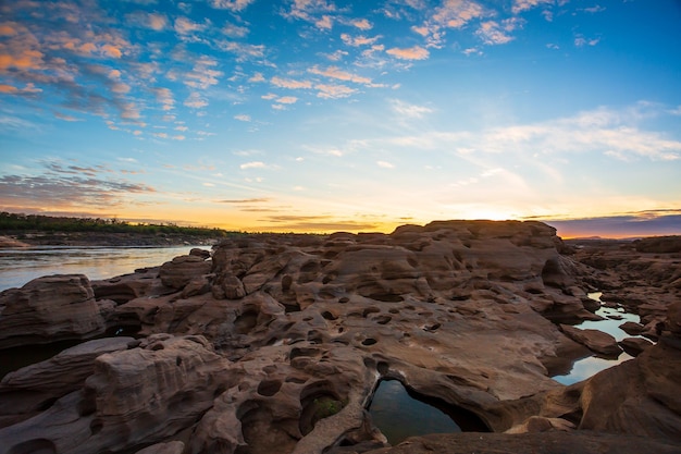 Grand Canyon in Thailand Natürlicher Felsschlucht in Mekhong River Hat Chom Dao oder Chomdao Beach