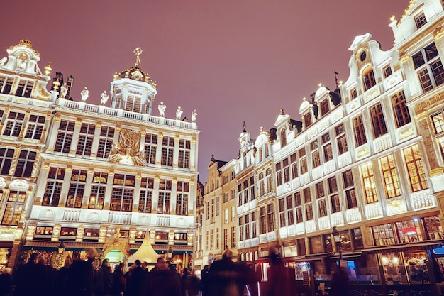 Grand Place edifícios à noite