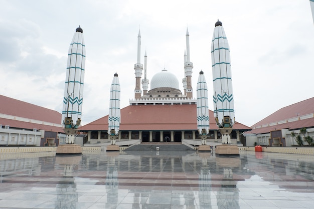 Foto grande mesquita de java central, indonésia