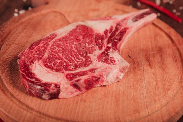 grande pedaço de carne crua pronto para cozinhar