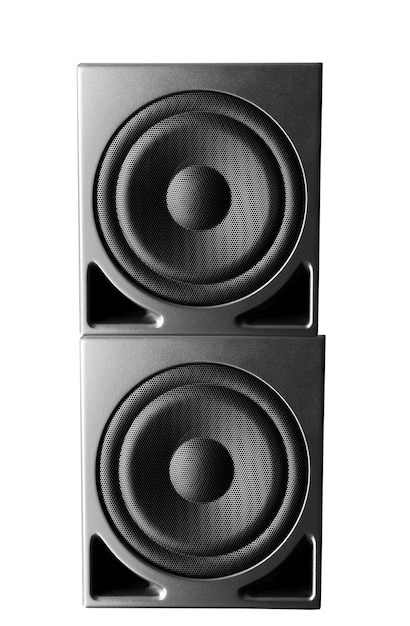 Grandes altavoces aislados en blanco