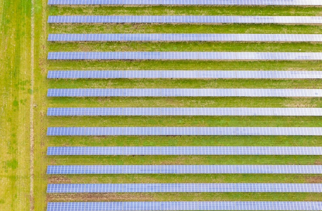 Granja de energía solar Vista aérea de paneles solares