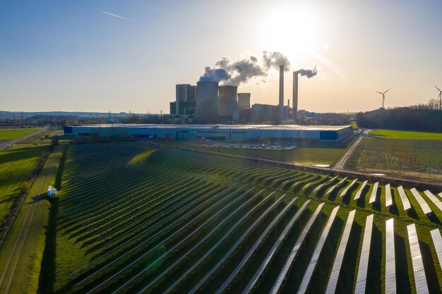 Granja de paneles solares energía limpia