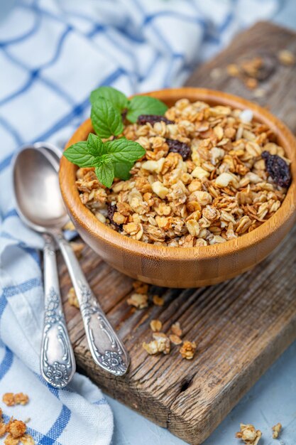 Granola caseira para um pequeno-almoço saudável