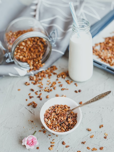 Granola casera ecológica con avena y nueces