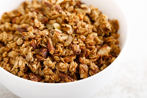 Granola com nozes e sementes